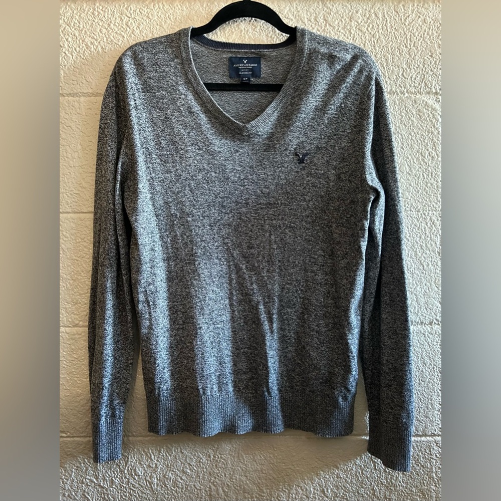 American Eagle Men’s Long Sleeves Sweater. SP, Excellent Used Condition.